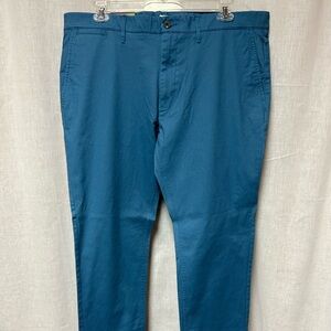 Classic blue gray Men's Chinos stylish new size 42x36” slim chino casual